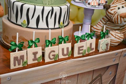 Festa Infantil - Evelyn Moura Fotografia - Fotografia em Niterói, Rio de Janeiro - casa de festa - decoração - decoração de festa - festa colorida- docinhos - bolo - criança - crianças - festa linda - tema aladdin - disney  - casa de festa '