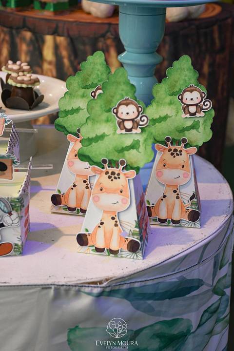 Festa Infantil - Evelyn Moura Fotografia - Fotografia em Niterói, Rio de Janeiro - casa de festa - decoração - decoração de festa - festa colorida- docinhos - bolo - criança - crianças - festa linda - tema aladdin - disney  - casa de festa '