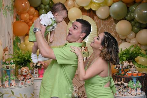 Festa Infantil - Evelyn Moura Fotografia - Fotografia em Niterói, Rio de Janeiro - casa de festa - decoração - decoração de festa - festa colorida- docinhos - bolo - criança - crianças - festa linda - tema aladdin - disney  - casa de festa '