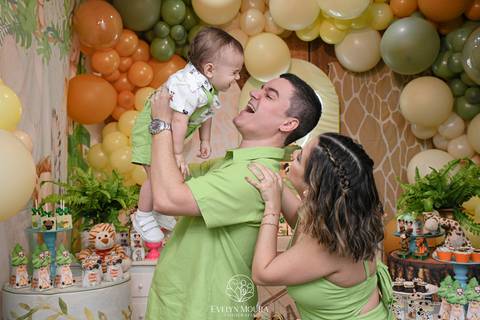 Festa Infantil - Evelyn Moura Fotografia - Fotografia em Niterói, Rio de Janeiro - casa de festa - decoração - decoração de festa - festa colorida- docinhos - bolo - criança - crianças - festa linda - tema aladdin - disney  - casa de festa '