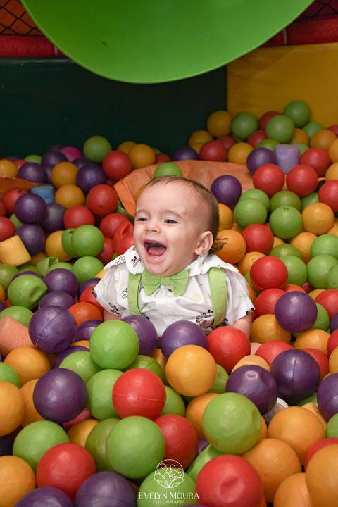 Festa Infantil - Evelyn Moura Fotografia - Fotografia em Niterói, Rio de Janeiro - casa de festa - decoração - decoração de festa - festa colorida- docinhos - bolo - criança - crianças - festa linda - tema aladdin - disney  - casa de festa '