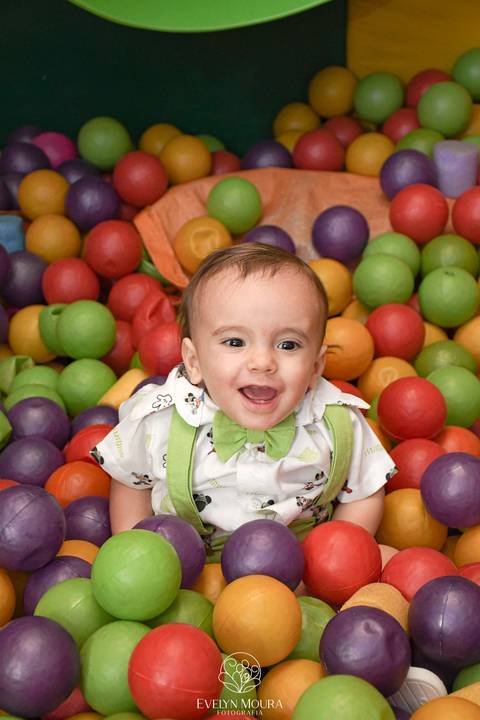 Festa Infantil - Evelyn Moura Fotografia - Fotografia em Niterói, Rio de Janeiro - casa de festa - decoração - decoração de festa - festa colorida- docinhos - bolo - criança - crianças - festa linda - tema aladdin - disney  - casa de festa '
