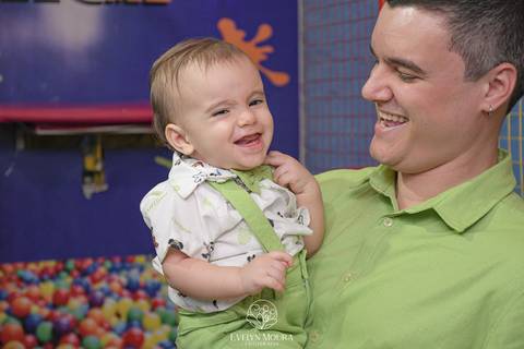 Festa Infantil - Evelyn Moura Fotografia - Fotografia em Niterói, Rio de Janeiro - casa de festa - decoração - decoração de festa - festa colorida- docinhos - bolo - criança - crianças - festa linda - tema aladdin - disney  - casa de festa '