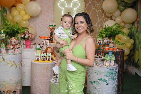 Festa Infantil - Evelyn Moura Fotografia - Fotografia em Niterói, Rio de Janeiro - casa de festa - decoração - decoração de festa - festa colorida- docinhos - bolo - criança - crianças - festa linda - tema aladdin - disney  - casa de festa '