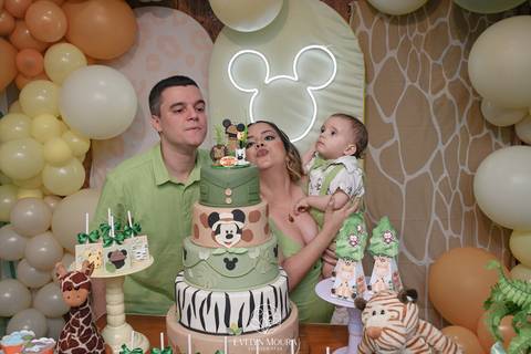 Festa Infantil - Evelyn Moura Fotografia - Fotografia em Niterói, Rio de Janeiro - casa de festa - decoração - decoração de festa - festa colorida- docinhos - bolo - criança - crianças - festa linda - tema aladdin - disney  - casa de festa '