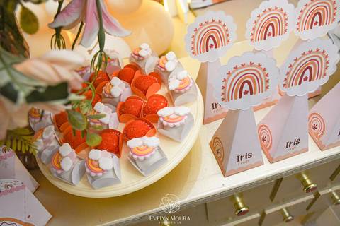 Festa Infantil - Evelyn Moura Fotografia - Fotografia em Niterói, Rio de Janeiro - casa de festa - decoração - decoração de festa - festa colorida- docinhos - bolo - criança - crianças - festa linda - tema aladdin - disney  - casa de festa '