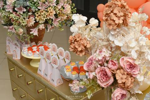 Festa Infantil - Evelyn Moura Fotografia - Fotografia em Niterói, Rio de Janeiro - casa de festa - decoração - decoração de festa - festa colorida- docinhos - bolo - criança - crianças - festa linda - tema aladdin - disney  - casa de festa '