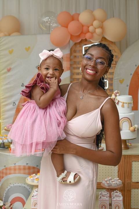 Festa Infantil - Evelyn Moura Fotografia - Fotografia em Niterói, Rio de Janeiro - casa de festa - decoração - decoração de festa - festa colorida- docinhos - bolo - criança - crianças - festa linda - tema aladdin - disney  - casa de festa '