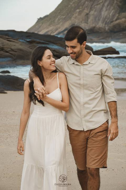 pre wedding - pre wedding na praia - niterói - fotografia de casal - evelyn moura fotografia - casal - amor'
