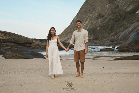 pre wedding - pre wedding na praia - niterói - fotografia de casal - evelyn moura fotografia - casal - amor'