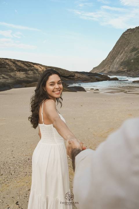 pre wedding - pre wedding na praia - niterói - fotografia de casal - evelyn moura fotografia - casal - amor'