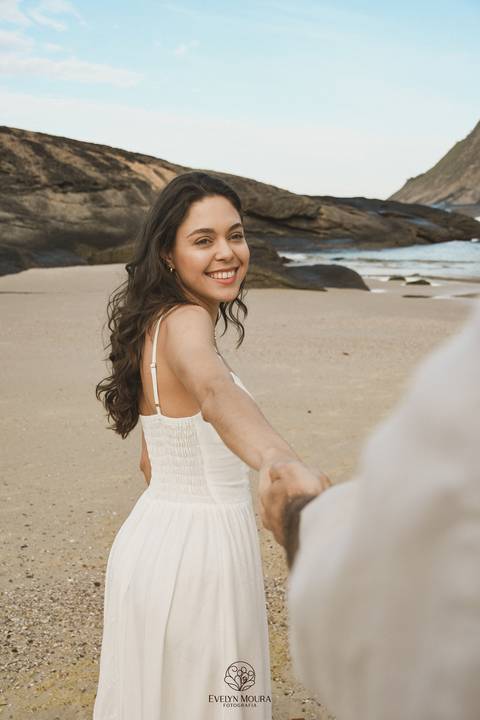pre wedding - pre wedding na praia - niterói - fotografia de casal - evelyn moura fotografia - casal - amor'