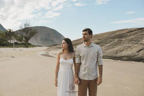 pre wedding - pre wedding na praia - niterói - fotografia de casal - evelyn moura fotografia - casal - amor'