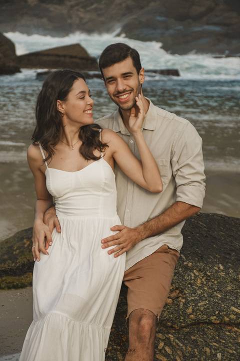 pre wedding - pre wedding na praia - niterói - fotografia de casal - evelyn moura fotografia - casal - amor'
