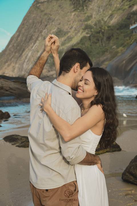 pre wedding - pre wedding na praia - niterói - fotografia de casal - evelyn moura fotografia - casal - amor'