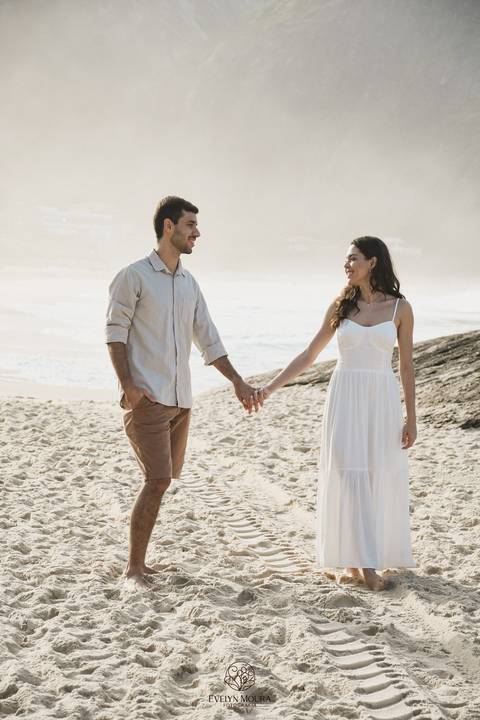 pre wedding - pre wedding na praia - niterói - fotografia de casal - evelyn moura fotografia - casal - amor'