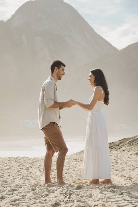 pre wedding - pre wedding na praia - niterói - fotografia de casal - evelyn moura fotografia - casal - amor'