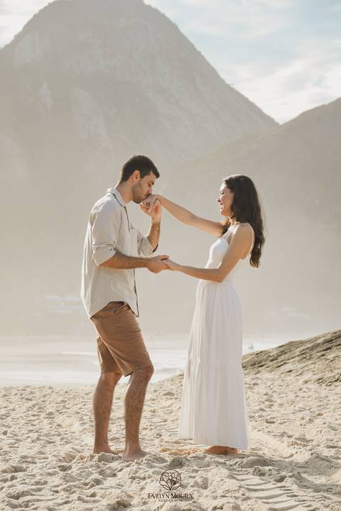pre wedding - pre wedding na praia - niterói - fotografia de casal - evelyn moura fotografia - casal - amor'