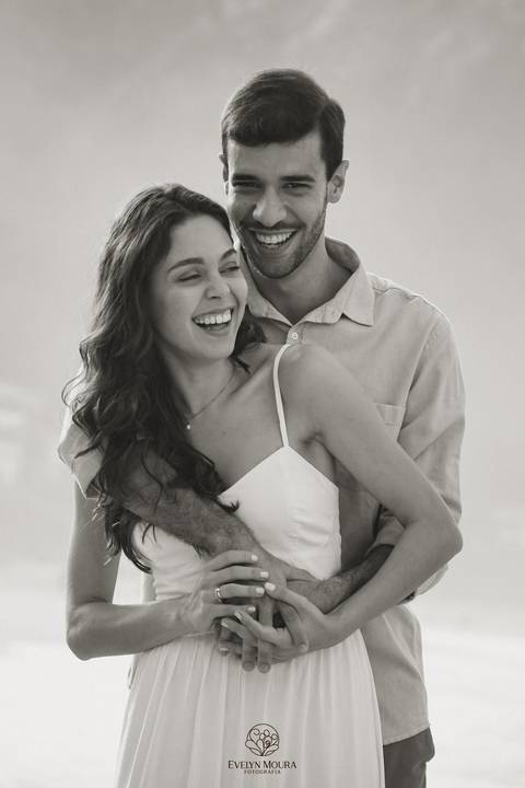 pre wedding - pre wedding na praia - niterói - fotografia de casal - evelyn moura fotografia - casal - amor'