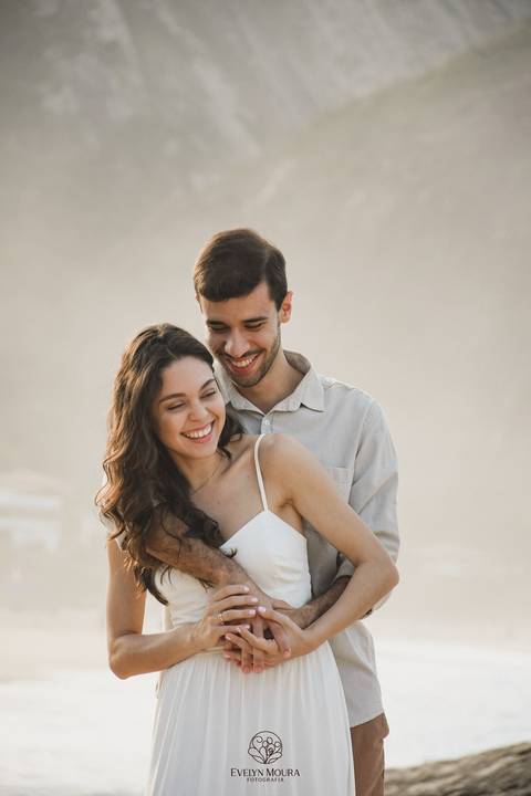 pre wedding - pre wedding na praia - niterói - fotografia de casal - evelyn moura fotografia - casal - amor'