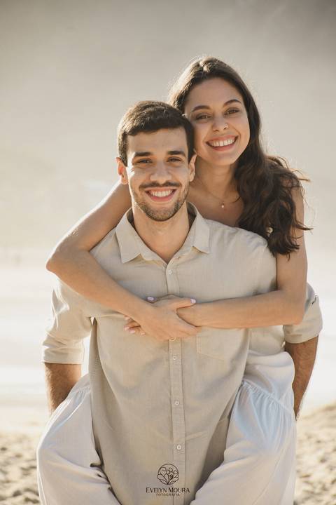 pre wedding - pre wedding na praia - niterói - fotografia de casal - evelyn moura fotografia - casal - amor'