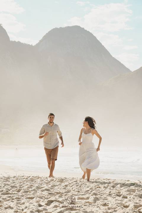 pre wedding - pre wedding na praia - niterói - fotografia de casal - evelyn moura fotografia - casal - amor'