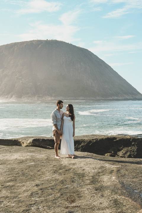 pre wedding - pre wedding na praia - niterói - fotografia de casal - evelyn moura fotografia - casal - amor'