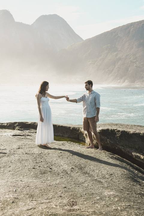 pre wedding - pre wedding na praia - niterói - fotografia de casal - evelyn moura fotografia - casal - amor'