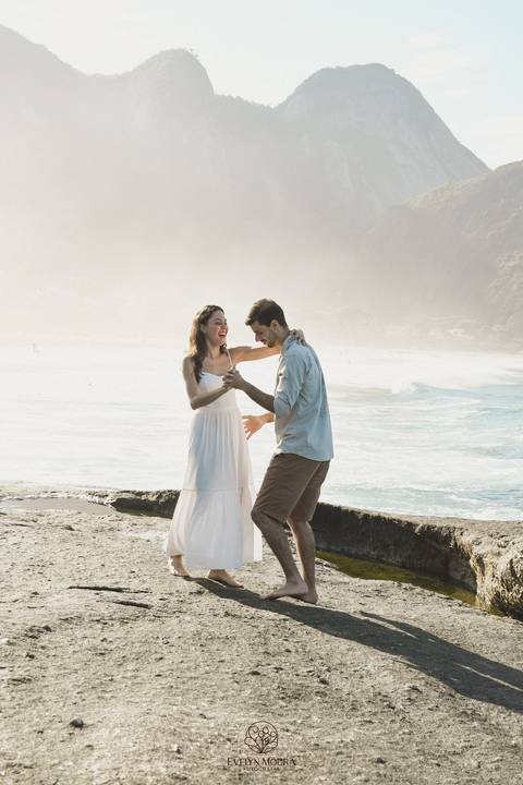pre wedding - pre wedding na praia - niterói - fotografia de casal - evelyn moura fotografia - casal - amor'