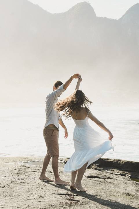 pre wedding - pre wedding na praia - niterói - fotografia de casal - evelyn moura fotografia - casal - amor'