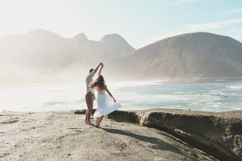 pre wedding - pre wedding na praia - niterói - fotografia de casal - evelyn moura fotografia - casal - amor'