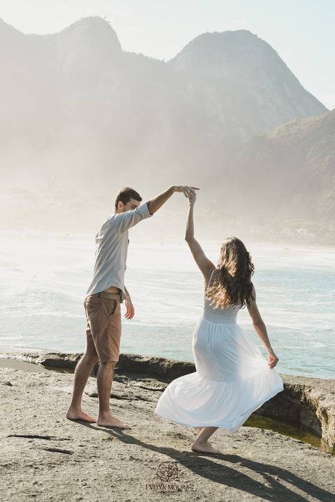 pre wedding - pre wedding na praia - niterói - fotografia de casal - evelyn moura fotografia - casal - amor'