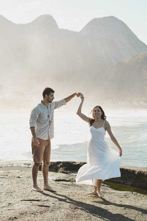 pre wedding - pre wedding na praia - niterói - fotografia de casal - evelyn moura fotografia - casal - amor'