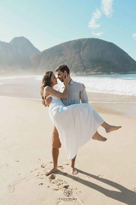 pre wedding - pre wedding na praia - niterói - fotografia de casal - evelyn moura fotografia - casal - amor'