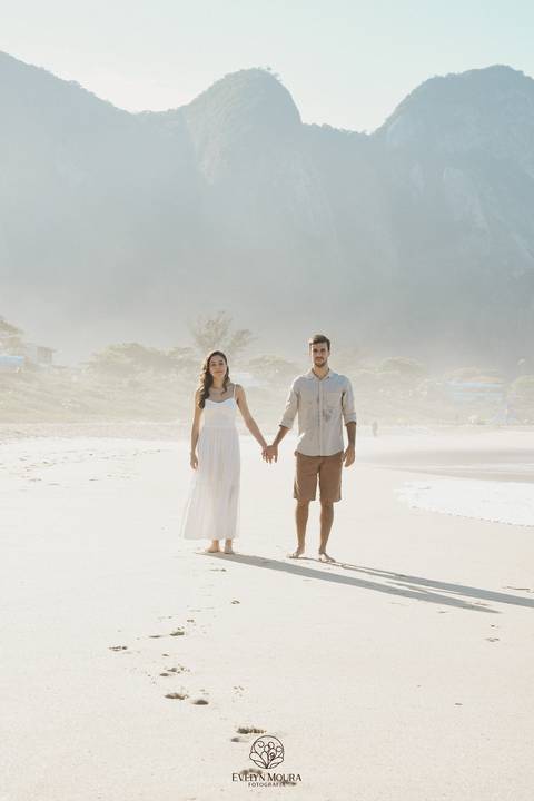 pre wedding - pre wedding na praia - niterói - fotografia de casal - evelyn moura fotografia - casal - amor'