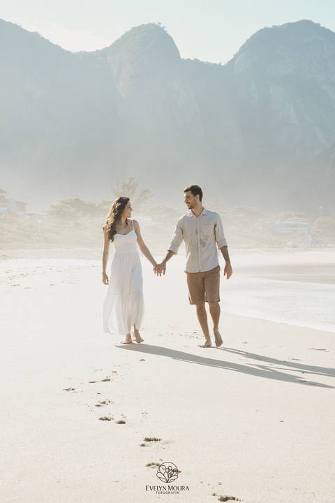pre wedding - pre wedding na praia - niterói - fotografia de casal - evelyn moura fotografia - casal - amor'