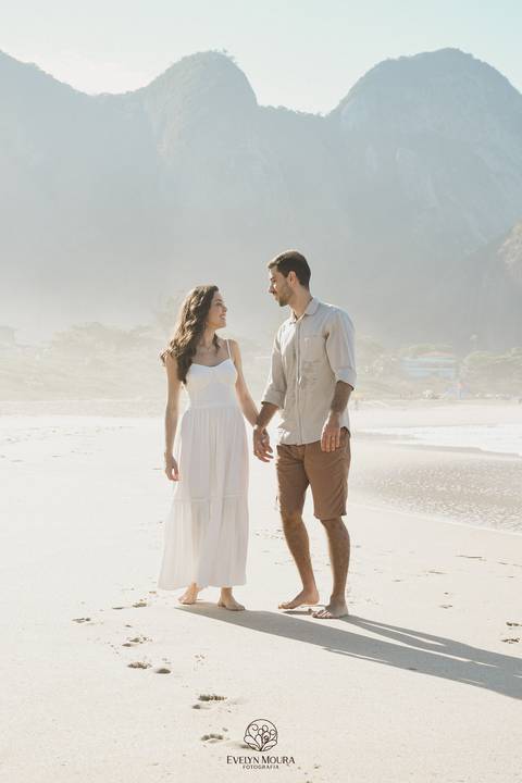 pre wedding - pre wedding na praia - niterói - fotografia de casal - evelyn moura fotografia - casal - amor'