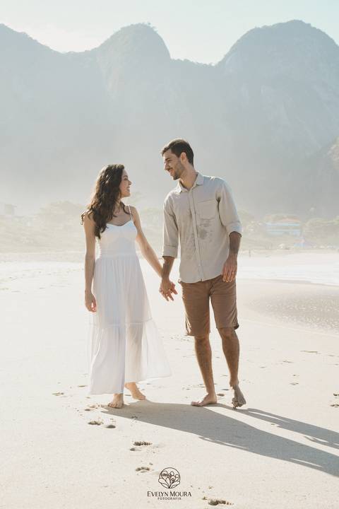 pre wedding - pre wedding na praia - niterói - fotografia de casal - evelyn moura fotografia - casal - amor'
