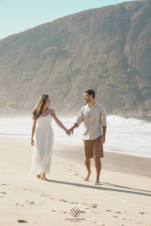 pre wedding - pre wedding na praia - niterói - fotografia de casal - evelyn moura fotografia - casal - amor'