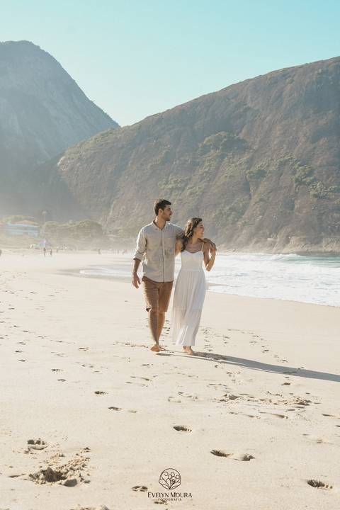 pre wedding - pre wedding na praia - niterói - fotografia de casal - evelyn moura fotografia - casal - amor'