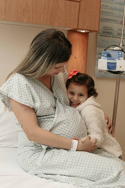 Fotografia de Parto - Newborn - Evelyn Moura Fotografia em Niterói, Rio de Janeiro - ensaio infantil - newborn de recém nascido - partos - parto em niteroi - registro de parto - maternidade são francisco - doce nascer - parto humanizado - andrea barbosa '