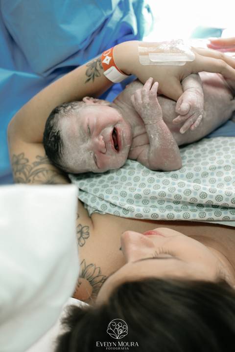 Fotografia de Parto - Newborn - Evelyn Moura Fotografia em Niterói, Rio de Janeiro - ensaio infantil - newborn de recém nascido - partos - parto em niteroi - registro de parto - maternidade são francisco - doce nascer - parto humanizado - andrea barbosa '