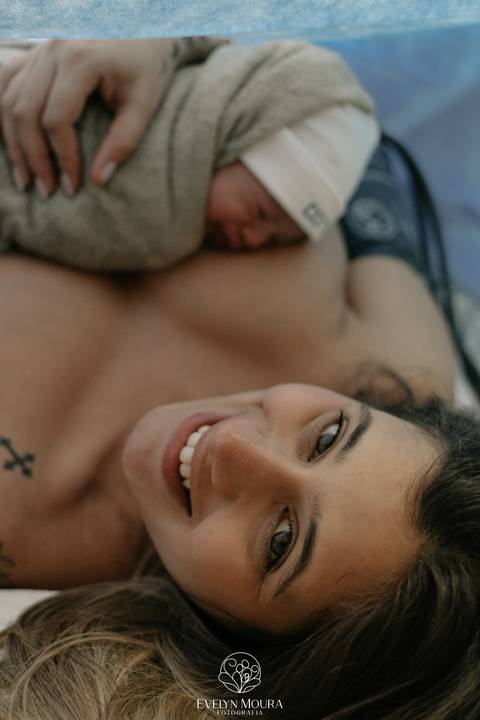 Fotografia de Parto - Newborn - Evelyn Moura Fotografia em Niterói, Rio de Janeiro - ensaio infantil - newborn de recém nascido - partos - parto em niteroi - registro de parto - maternidade são francisco - doce nascer - parto humanizado - andrea barbosa '