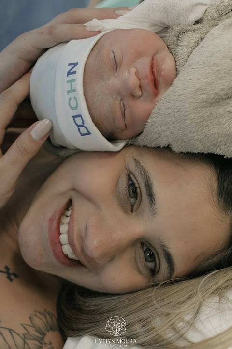 Fotografia de Parto - Newborn - Evelyn Moura Fotografia em Niterói, Rio de Janeiro - ensaio infantil - newborn de recém nascido - partos - parto em niteroi - registro de parto - maternidade são francisco - doce nascer - parto humanizado - andrea barbosa '