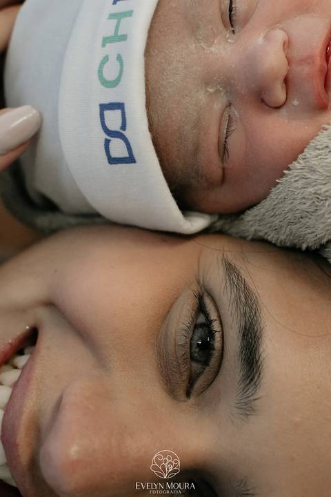 Fotografia de Parto - Newborn - Evelyn Moura Fotografia em Niterói, Rio de Janeiro - ensaio infantil - newborn de recém nascido - partos - parto em niteroi - registro de parto - maternidade são francisco - doce nascer - parto humanizado - andrea barbosa '