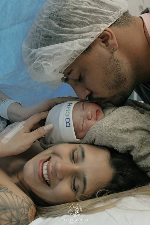 Fotografia de Parto - Newborn - Evelyn Moura Fotografia em Niterói, Rio de Janeiro - ensaio infantil - newborn de recém nascido - partos - parto em niteroi - registro de parto - maternidade são francisco - doce nascer - parto humanizado - andrea barbosa '