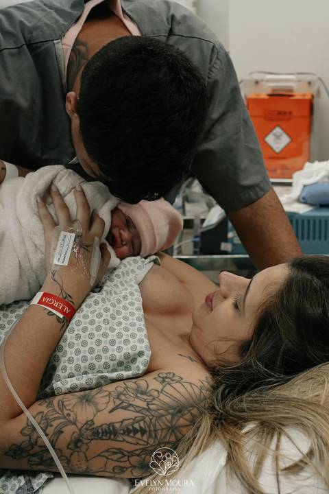 Fotografia de Parto - Newborn - Evelyn Moura Fotografia em Niterói, Rio de Janeiro - ensaio infantil - newborn de recém nascido - partos - parto em niteroi - registro de parto - maternidade são francisco - doce nascer - parto humanizado - andrea barbosa '