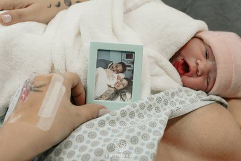 Fotografia de Parto - Newborn - Evelyn Moura Fotografia em Niterói, Rio de Janeiro - ensaio infantil - newborn de recém nascido - partos - parto em niteroi - registro de parto - maternidade são francisco - doce nascer - parto humanizado - andrea barbosa '