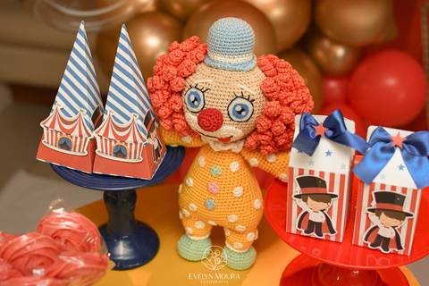 Festa Infantil - Evelyn Moura Fotografia - Fotografia em Niterói, Rio de Janeiro - casa de festa - decoração - decoração de festa - festa colorida- docinhos - bolo - criança - crianças - festa linda - tema aladdin - disney  - casa de festa '