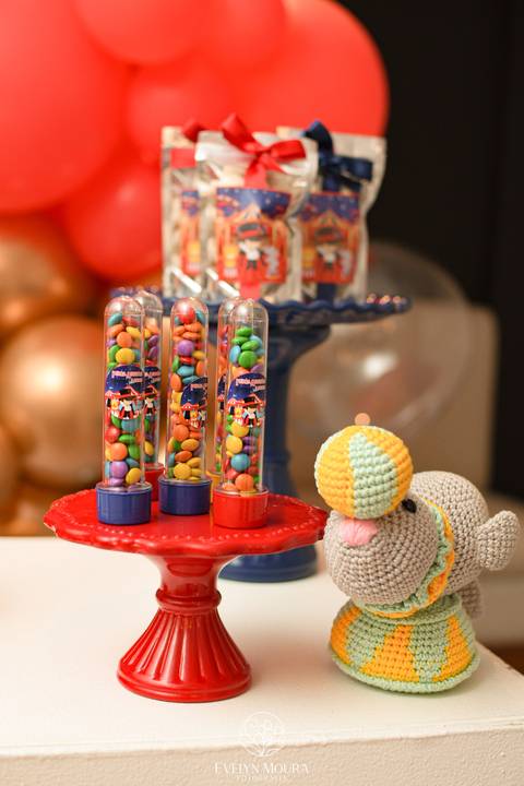 Festa Infantil - Evelyn Moura Fotografia - Fotografia em Niterói, Rio de Janeiro - casa de festa - decoração - decoração de festa - festa colorida- docinhos - bolo - criança - crianças - festa linda - tema aladdin - disney  - casa de festa '